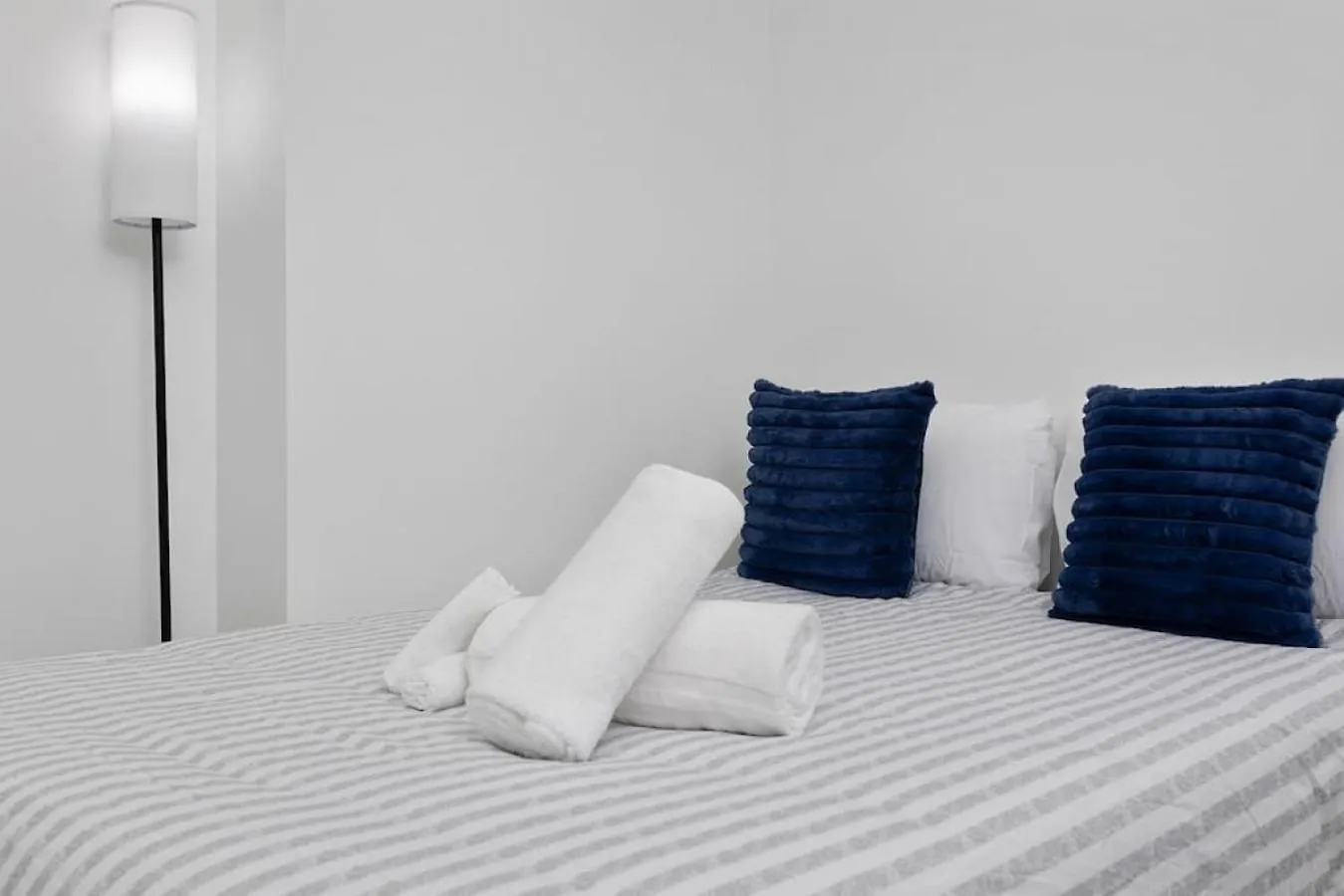 Apartmán Stylish 4 Bed - 2 Mins To Stadium - Free Parking - Gym - Views Charlotte