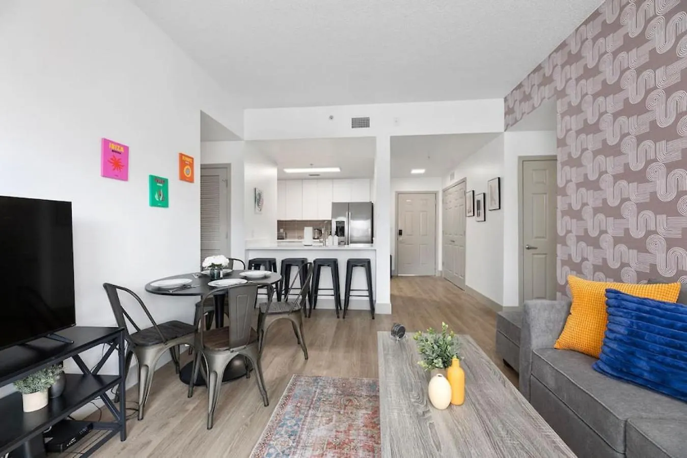 Stylish 4 Bed - 2 Mins To Stadium - Free Parking - Gym - Views Charlotte Apartmán