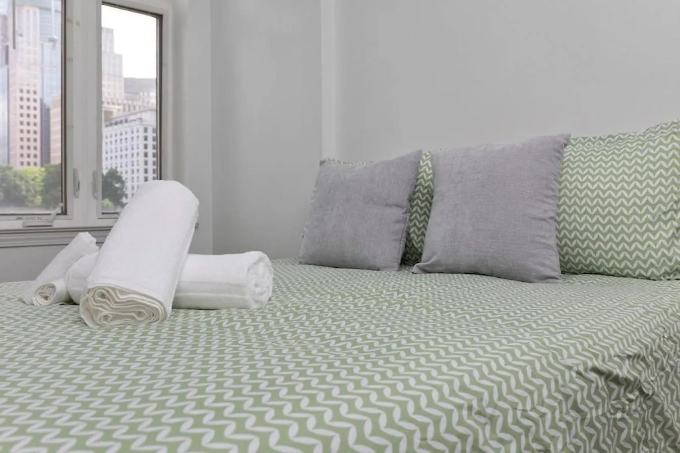 Stylish 4 Bed - 2 Mins To Stadium - Free Parking - Gym - Views Charlotte 0*,  USA